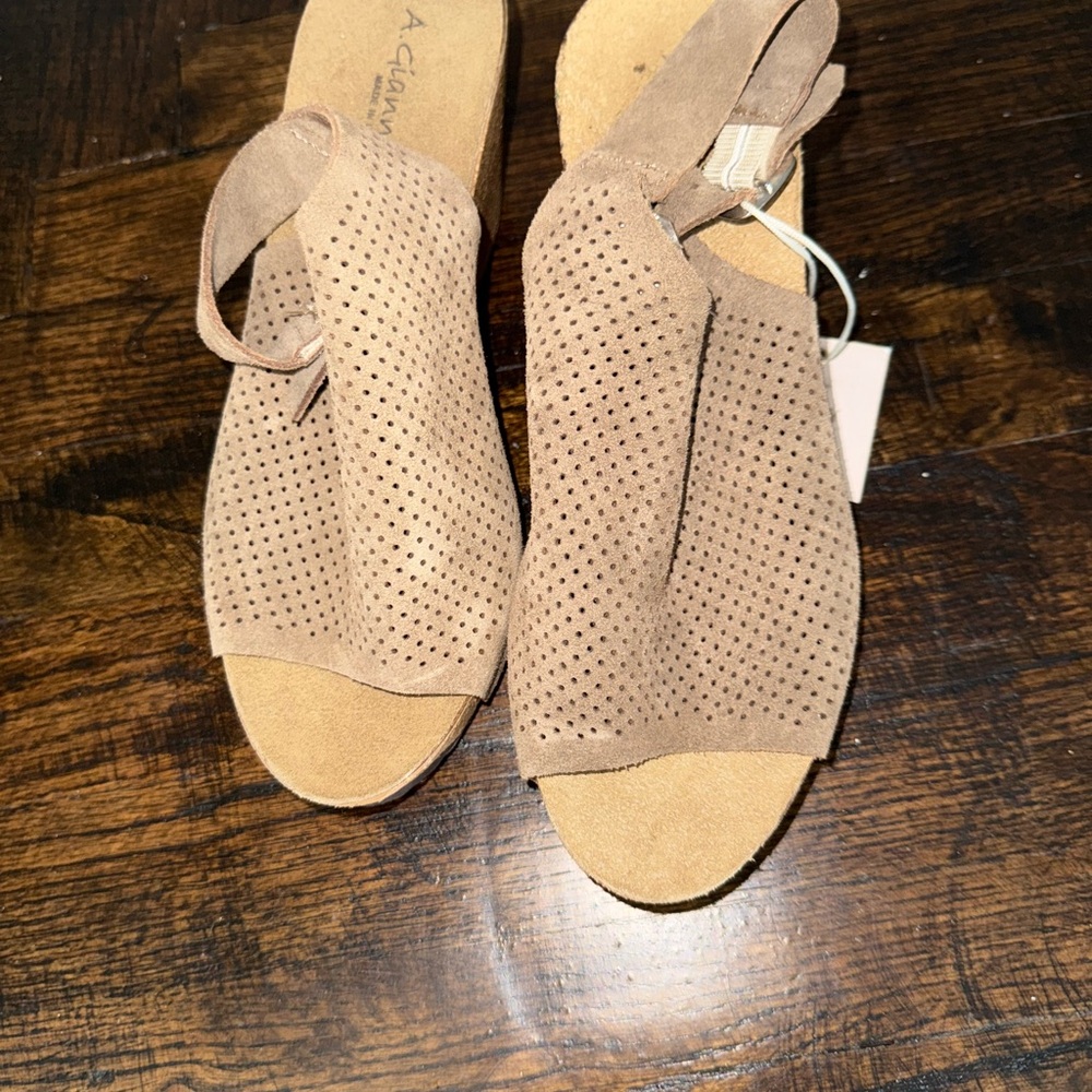A. Giannetti Women's Tan Wedges- NEW made in Italy